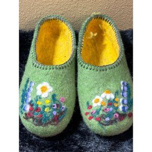 Handmade  Alpaca Spring Green Floral Felted Slippers Leather  Soles